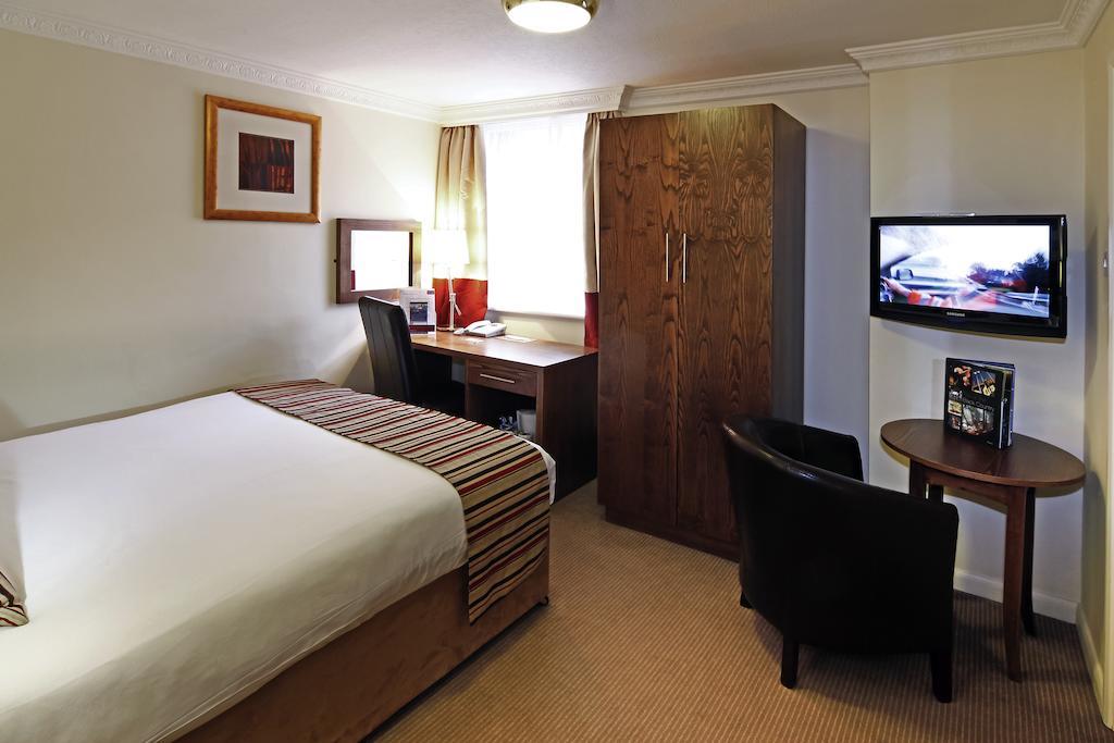 Wolverhampton Goldthorn Hotel Bagian luar foto