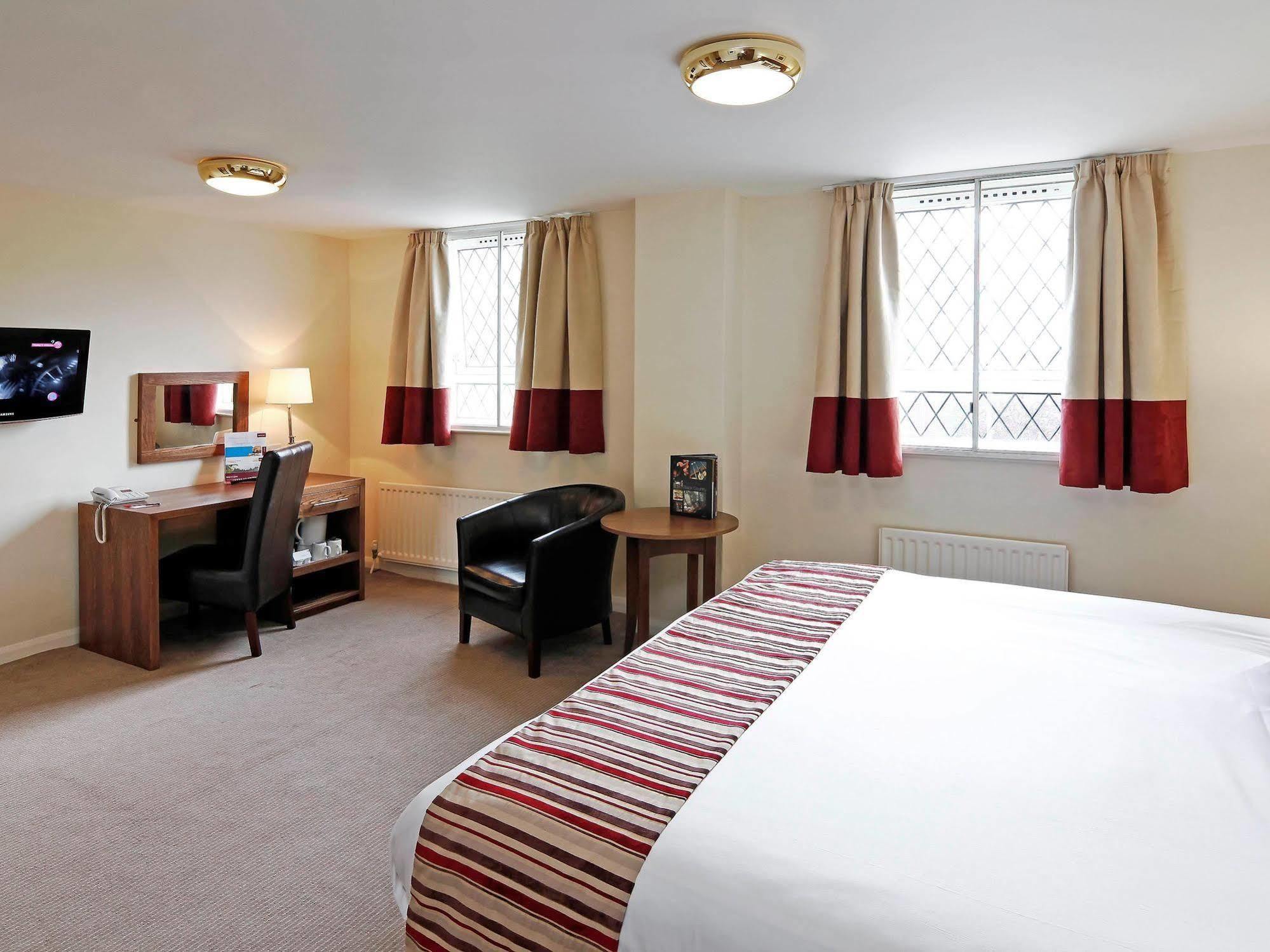 Wolverhampton Goldthorn Hotel Bagian luar foto