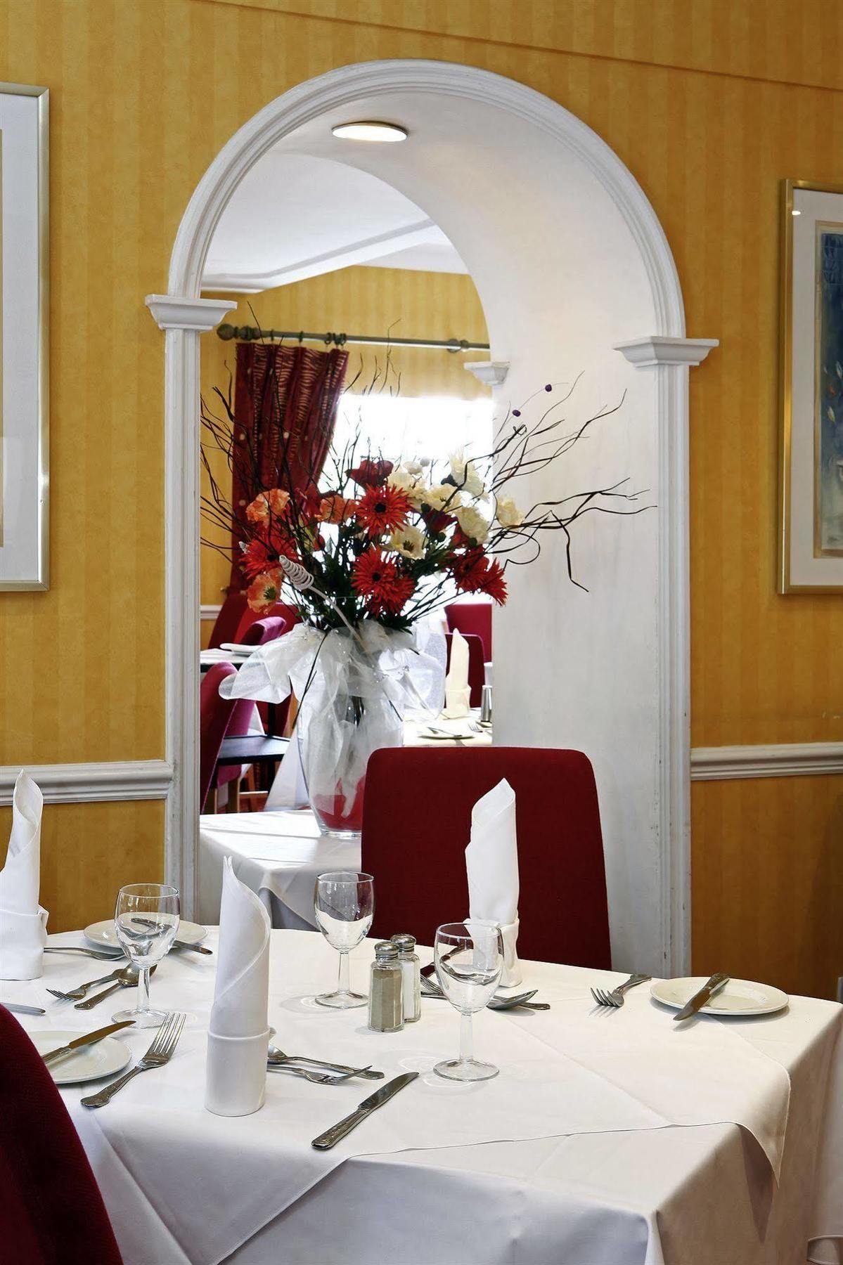 Wolverhampton Goldthorn Hotel Bagian luar foto